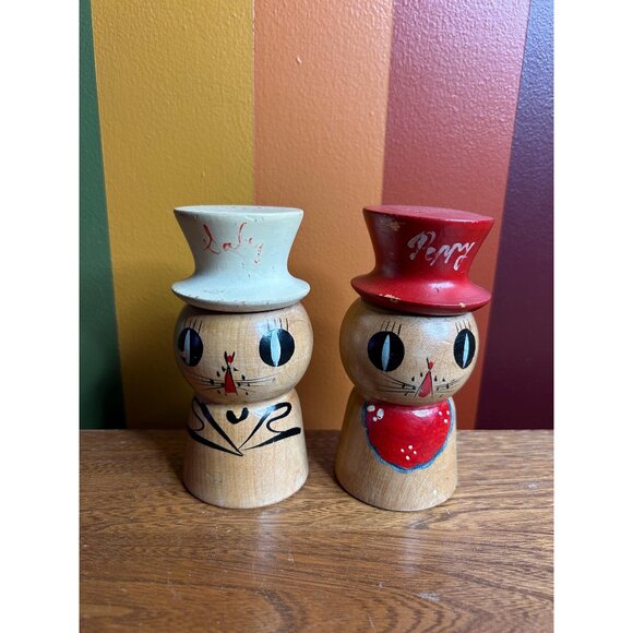 Salty peppy wooden black cat vintage salt and pepper shakers wooden Halloween - Picture 1 of 5